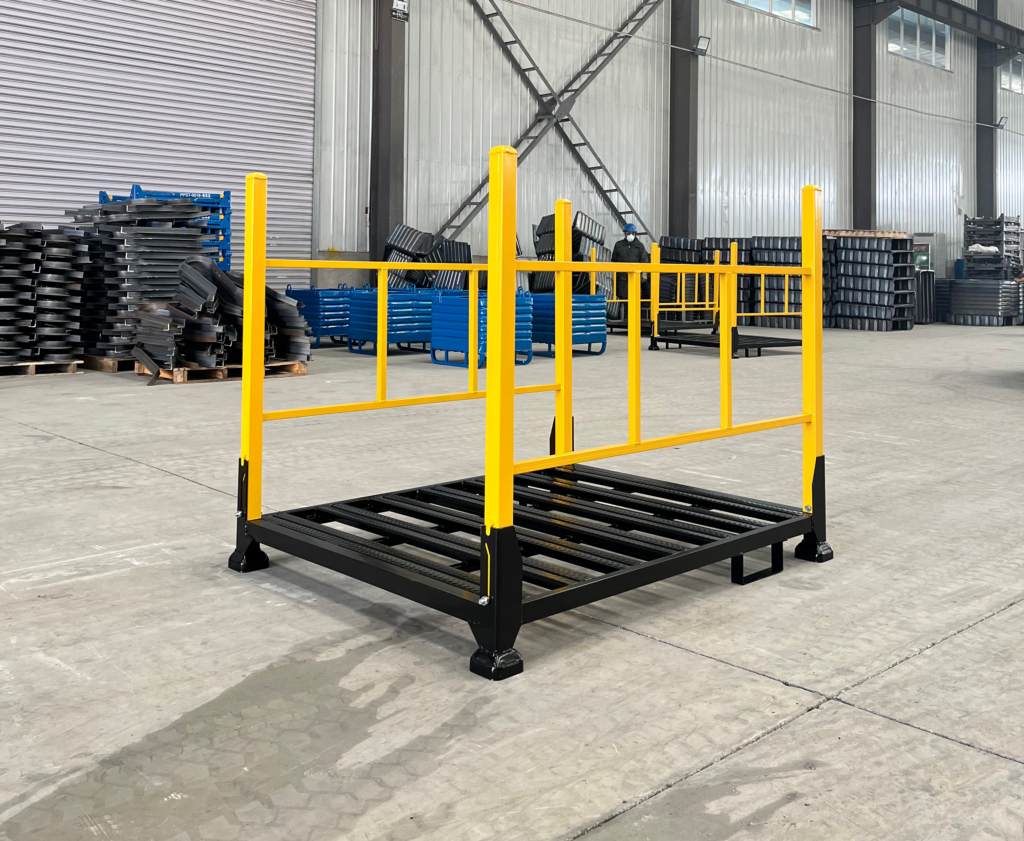 Heavy duty stackable steel post pallet rack with yellow guard rail for warehouse stacking
