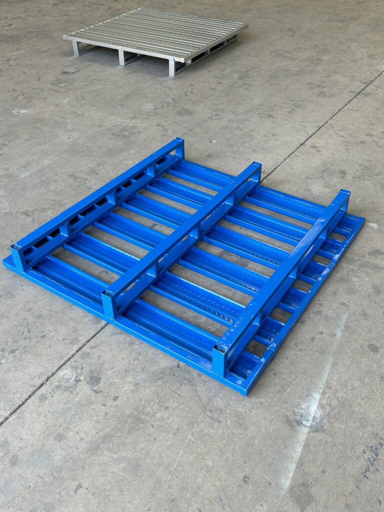 Bottom view of 4-way entry right angle steel pallet structure